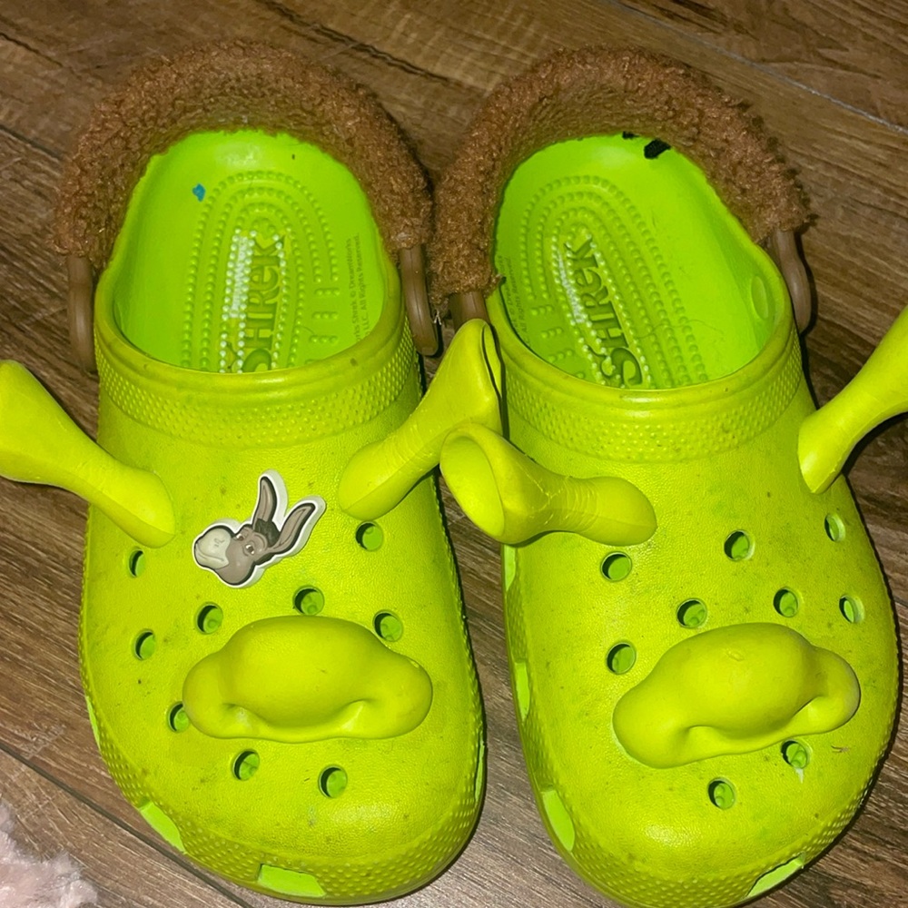 Excellent used condition Shrek Crocs